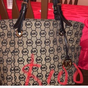 LIKE NEW MK TOTE BAG!!!